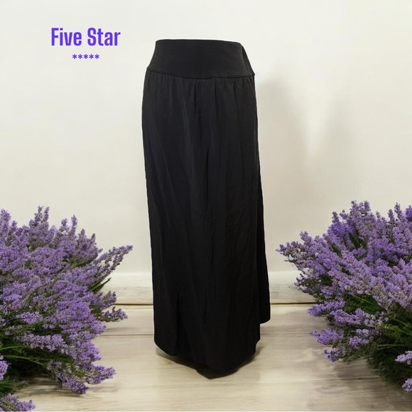 FIVE STAR ***** Long black light weight skirt NEW TAGS - Picture 2 of 4